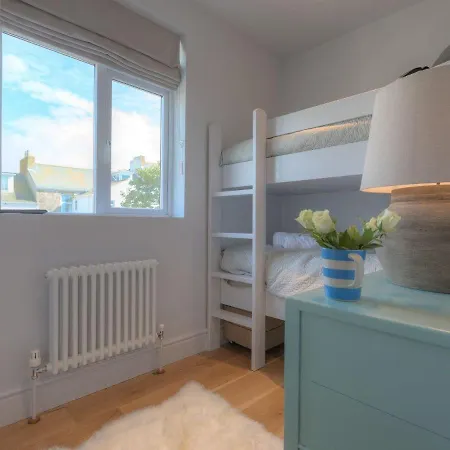 Holiday home Marchbourne